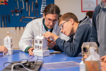 Plan de estudios Secundaria | Hamelin-Laie International School - Visual Time Line Tabs